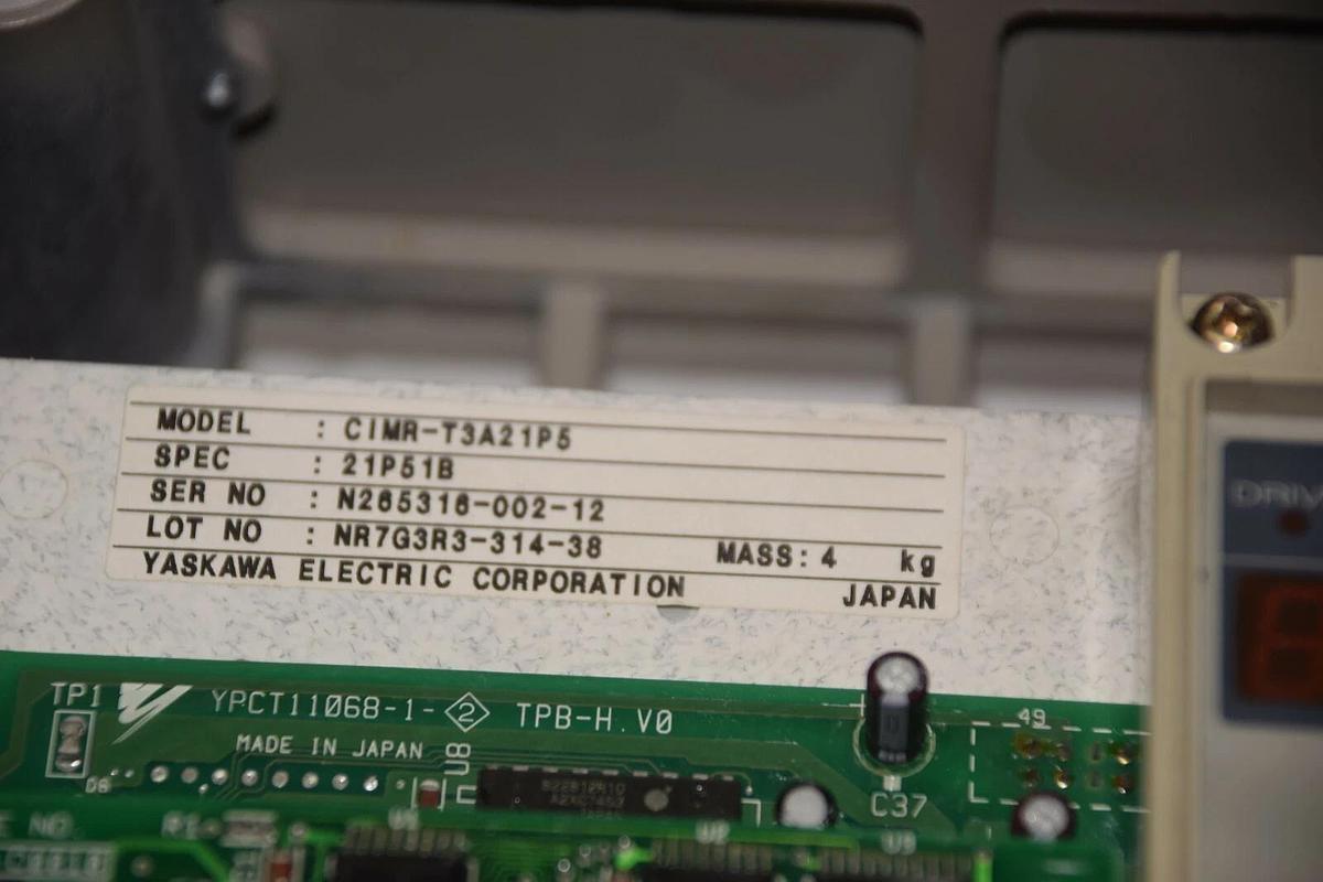 Used Yaskawa Varispeed 616T3 CIMR-T3A21P5 200V Class Inverter Drive 7.2 Amp 230Vac