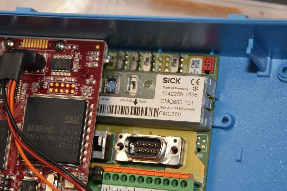 Used SICK CDM420-0001S01 1042524 CLV6xx 10/30Vdc Class 2 Power Supply