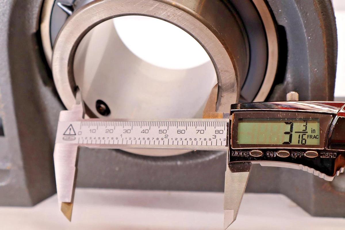 Boston 2-Bolt Pillow Block NTN Bearing A-UCX16-303 AUCX16303 3-3/16 (NOS)