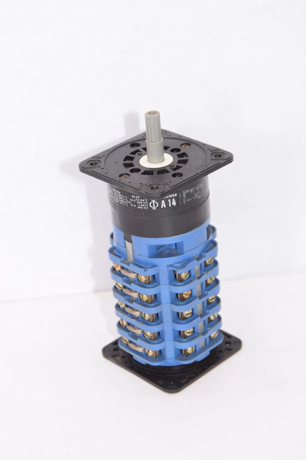 Used KRAUS & NAIMER CSA C22.2-14 16Amp 600V Rotary Switch *No knob*