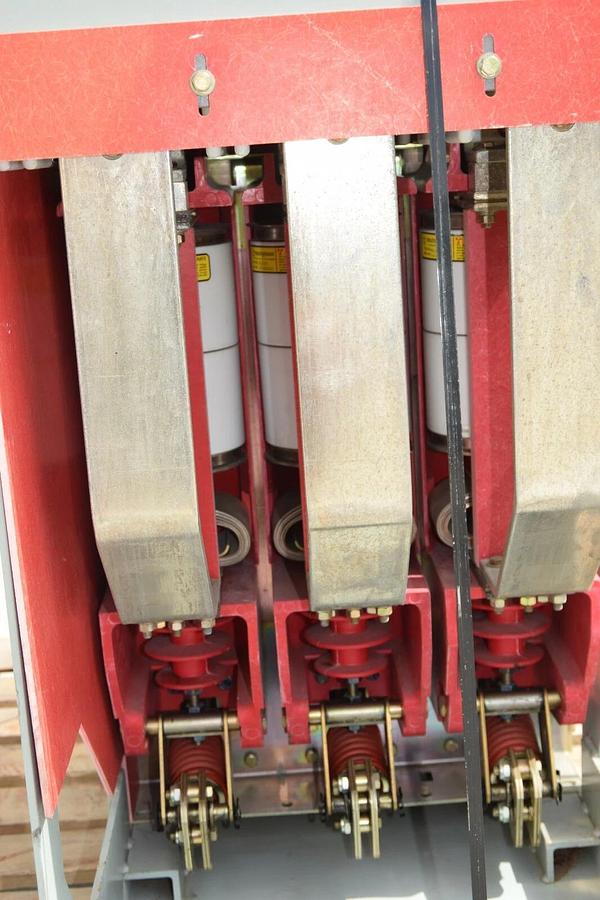 Used Cutler Hammer 50VCP-WR350 Vacuum Circuit Breaker 4.76 KV, 1200A, 1200 Amp VCP-WR