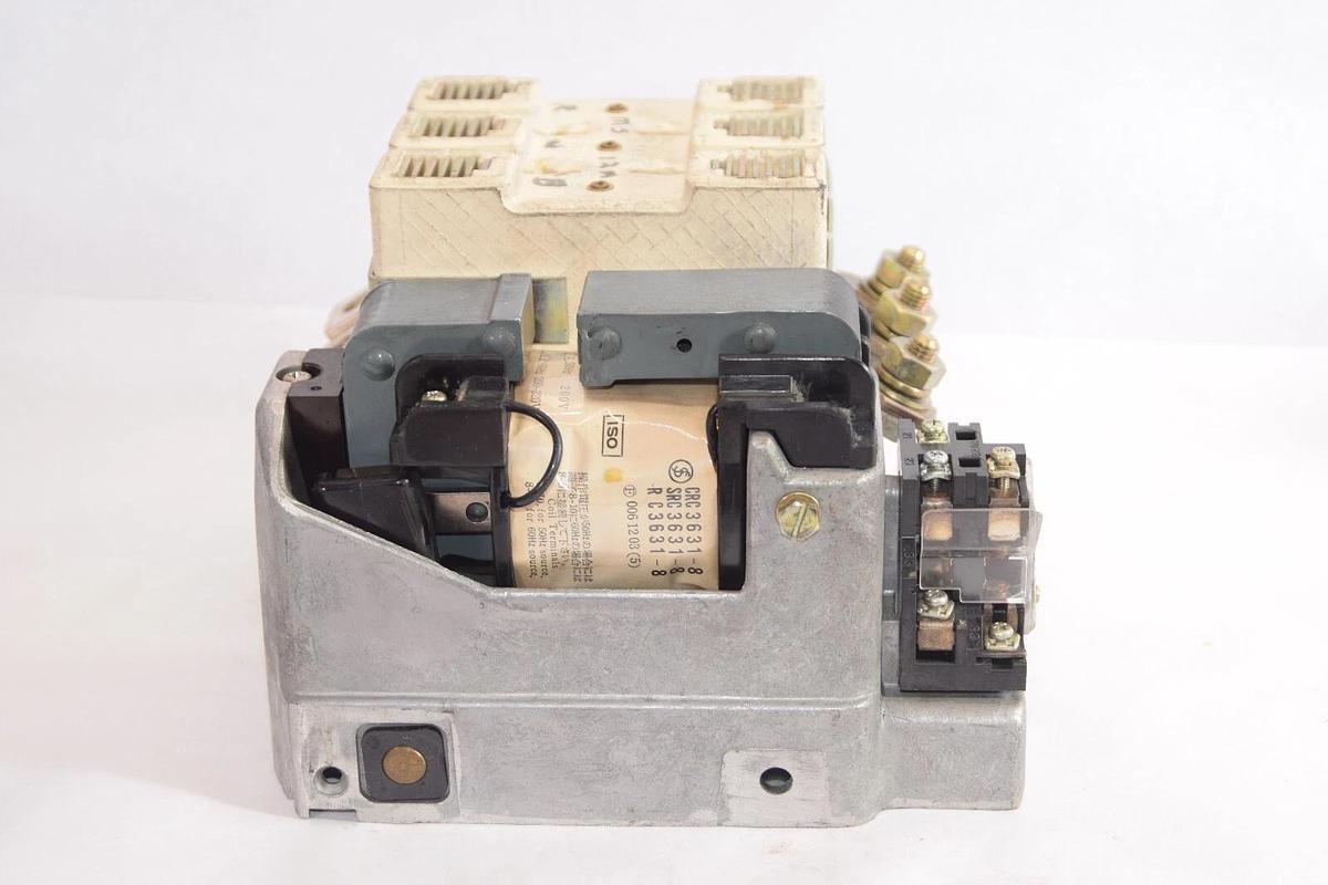 Used FUJI ELECTRIC SRC 363I-8 SRC 3631-8 220A 3PH 220/440/550V AC Magnetic Contactor