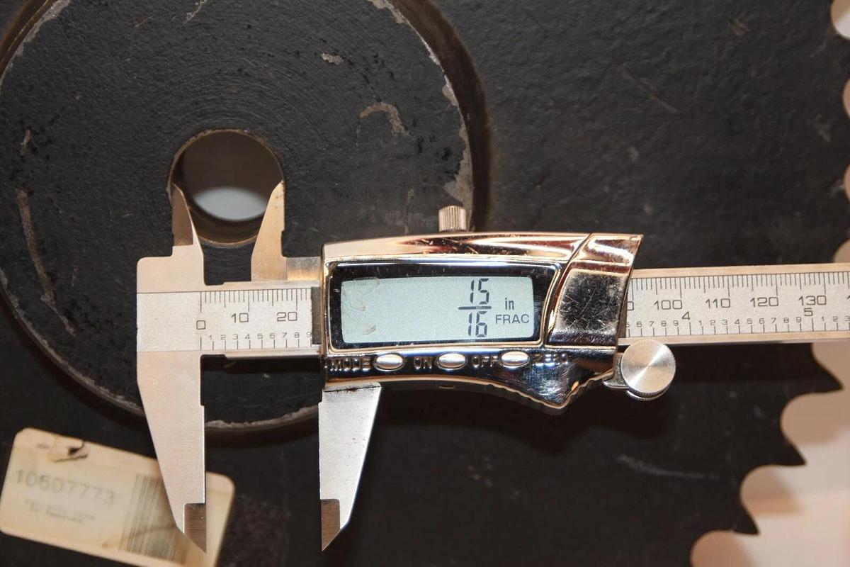 (NEW) MARTIN 60B47 15/16" Bore 47 Teeth Sprocket