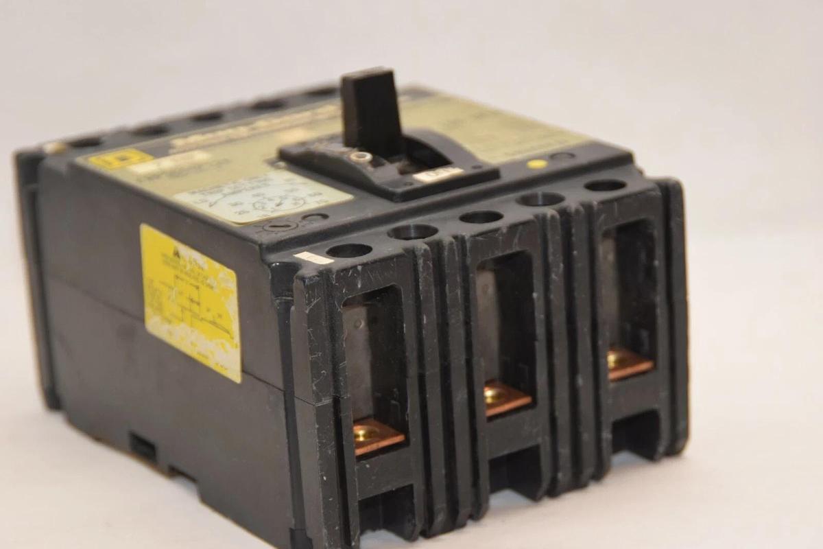 NEW SQUARE D FHP3600712M 7A 7 Amp 7 A 3P Magnetic Range 18-70A Circuit Breaker