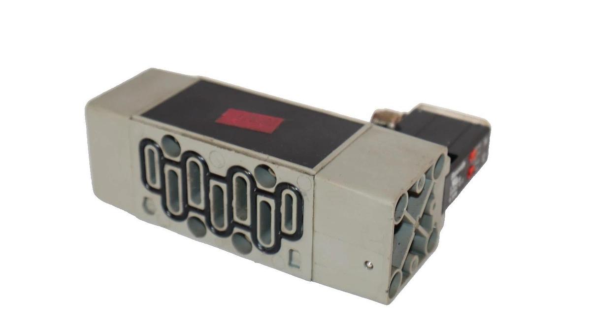 Used Rexroth 0820024326 , 0 820 024 326 10 Bar Pneumatic Solenoid Valve