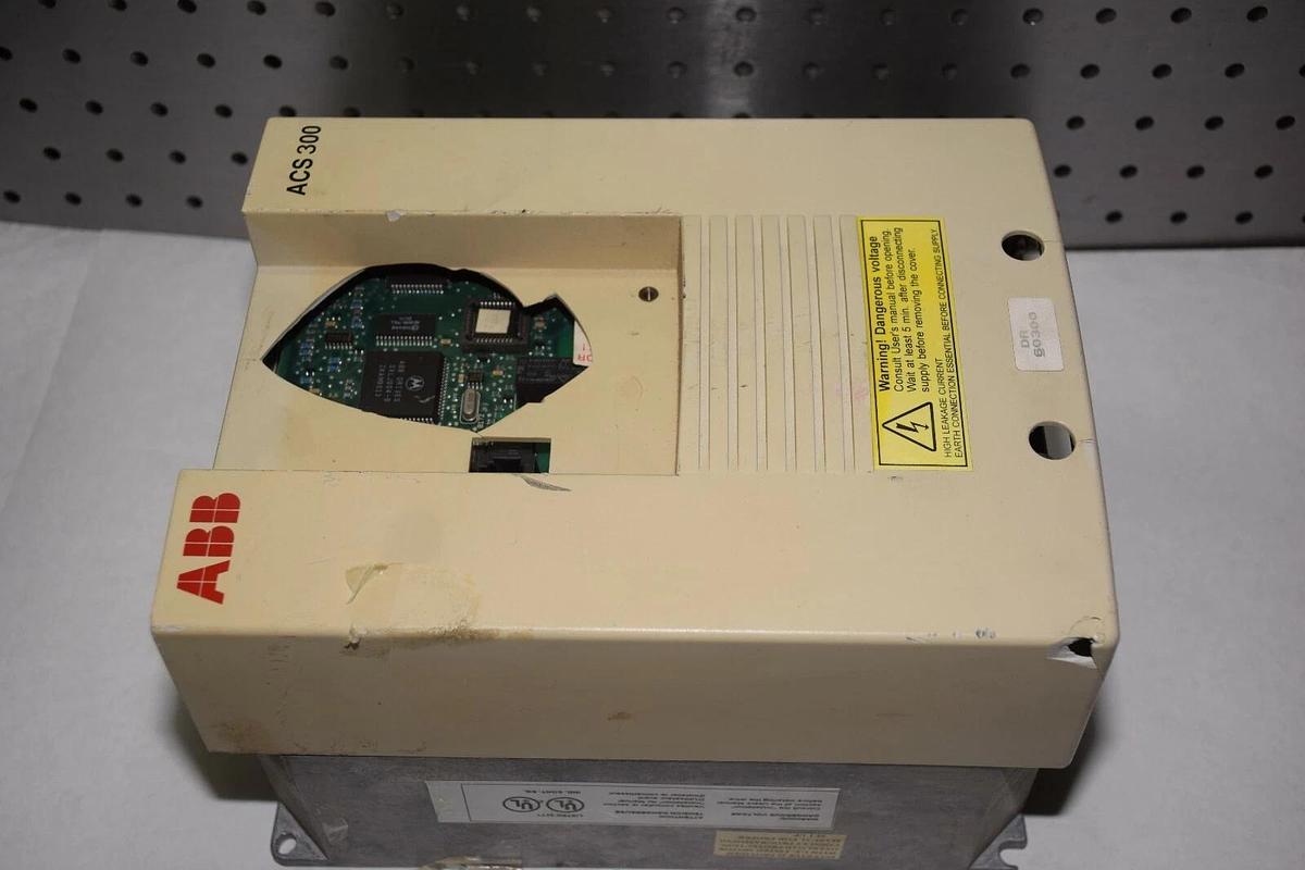 Used ABB VFD ACS300  ACS311-6P6-3 ACS3116P63 380/480V VARIABLE FREQUENCY DRIVE