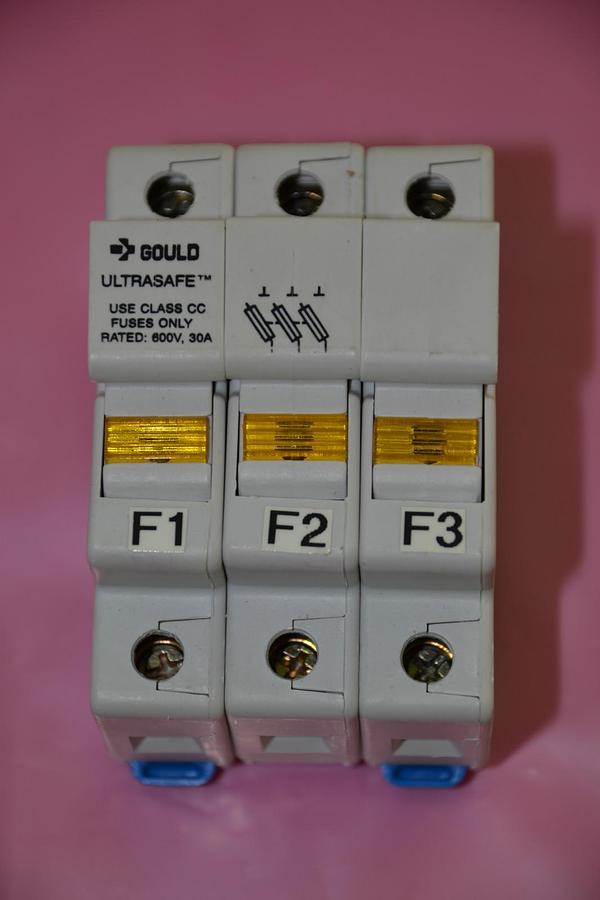 Used GOULD ULTRASAFE FUSE HOLDER USCC3I 600V 30 A 30A  30 AMP