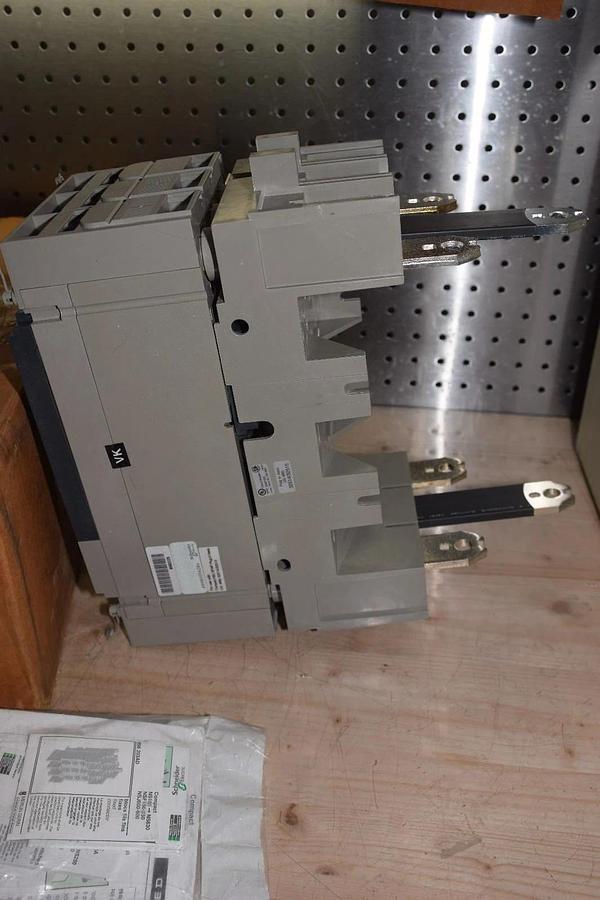 (New) MERLIN GERIN NSJ600a breaker  NJHN36000S60ABSO 600  600 A 600AMP 600 AMP