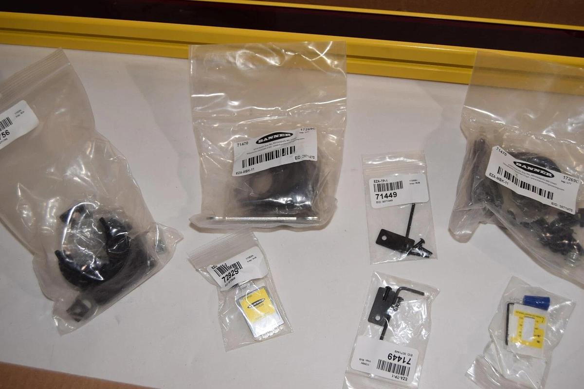 BANNER Light Curtain Set Kit 11921 SLSP30-1200P44NT 30mm Emitter & Receiver NEW