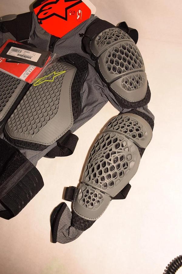 (New) BIONIC 6506823 Action V2 Protection Jacket Gray / Black / Yellow - Large