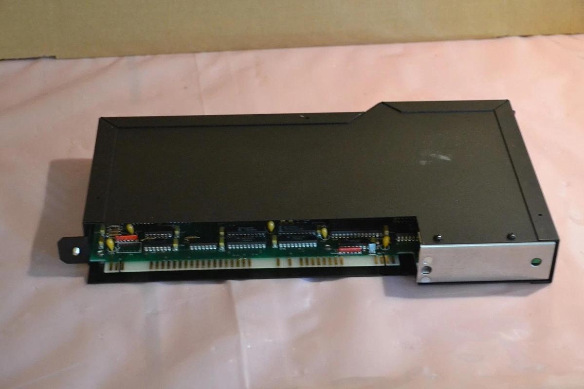 Used SPECTRUM CONTROLS B000 RDI-216 B000-RDI-216 RD 216 SER. D1 REV. 2.30 5 VDC 550mA