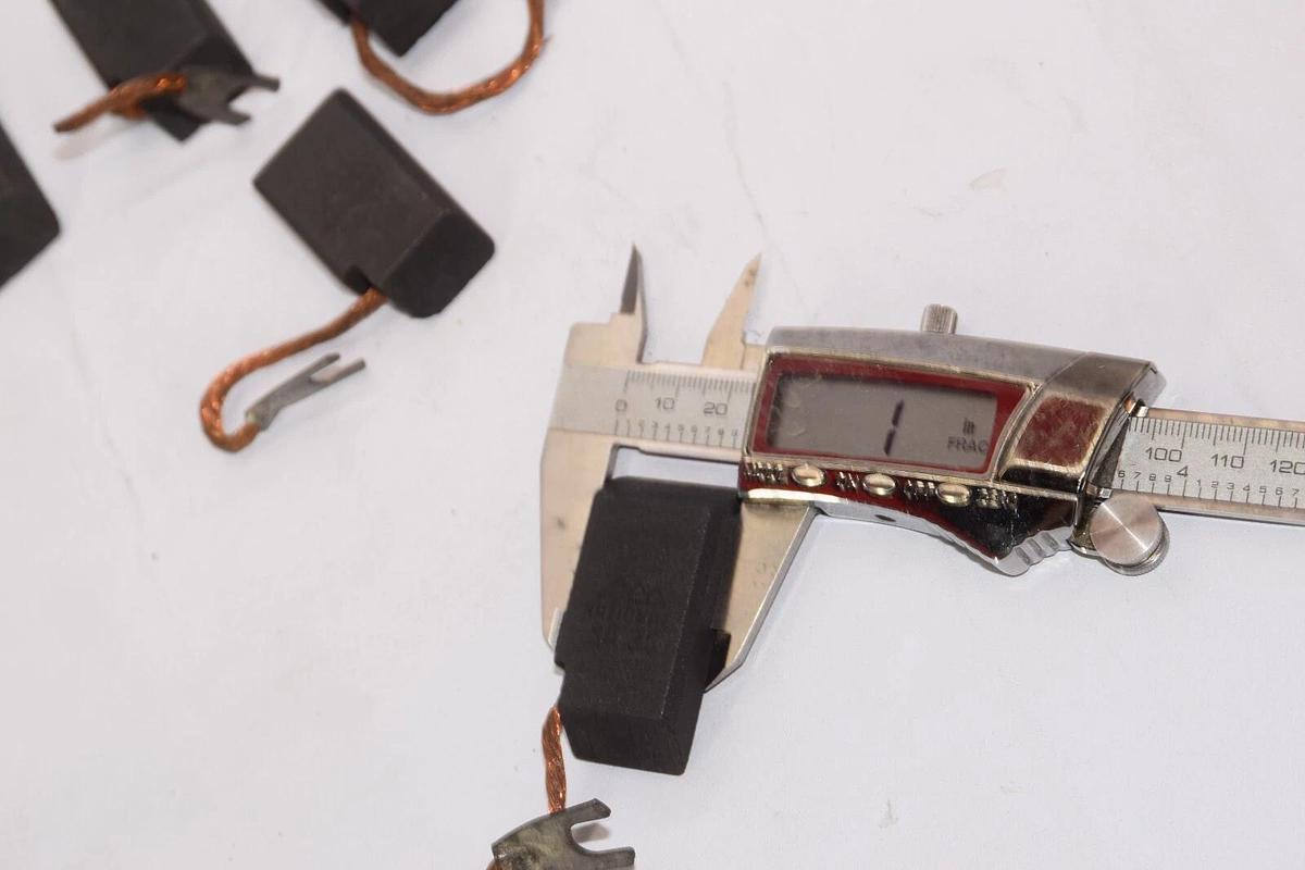 (NEW - Lot of 5) NATIONAL SA35 SA 35 1" x 1/2" Carbon Brush