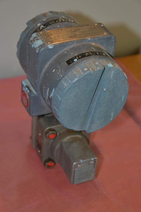 Used FOXBORO TRANSMITTER 821GM-IS1NL1 821GM IS1NL1 821GMIS1NL1