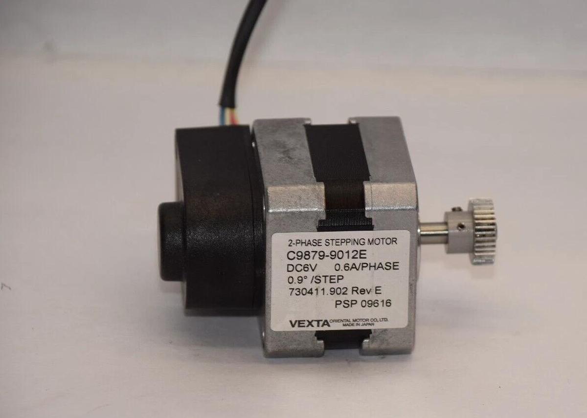Used VEXTA Oriental 2 phase Stepping Motor C9879-9012E 6V w/ E5S-200-197-E