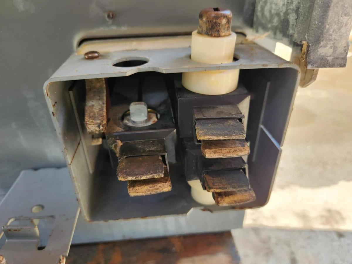 Used SQUARE D I-Line Fusible Busway Switch PBQ3660G 600A 600 Amp Ser 6 3P3W 600v 3ph