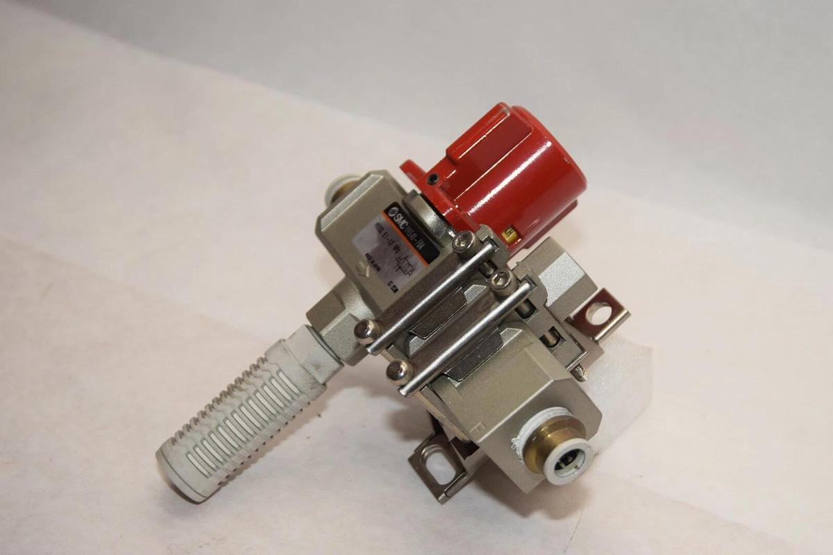 Used SMC VHS40-F04 0.1-1.0MPa Pneumatic Lock Out Shut Off Valve With Silencer