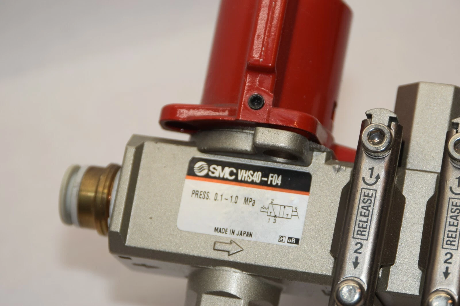 Used SMC VHS40-F04 0.1-1.0MPa Pneumatic Lock Out Shut Off Valve With Silencer