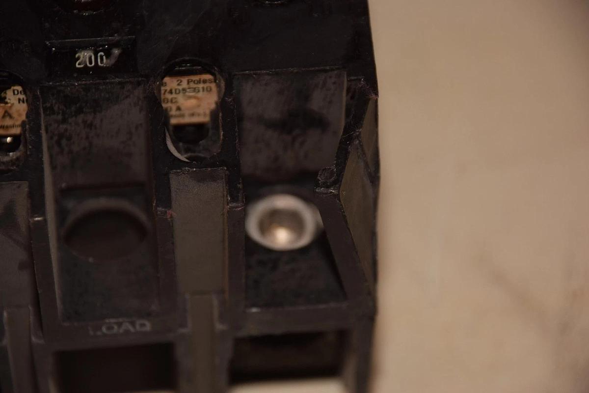 Used WESTINGHOUSE KB2250F 2P 250A 600Vac KB Frame Circuit Breaker