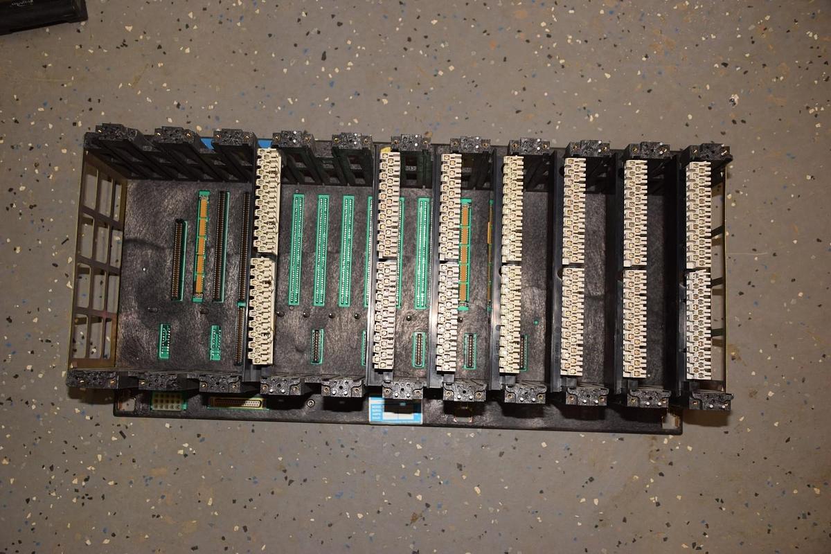 Used GOULD 800 SERIES AS-H827-103 AS H827-103 PRIMARY HOUSING 11 SLOT RACK