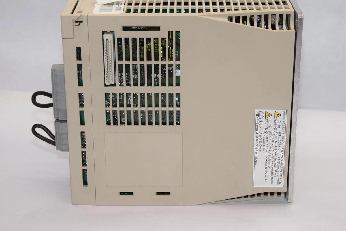 Used Yaskawa ServoPak Drive SGDH-15AE SGDH15AE 200-230v KCC-REM-YEC-SGDH15AE1-09