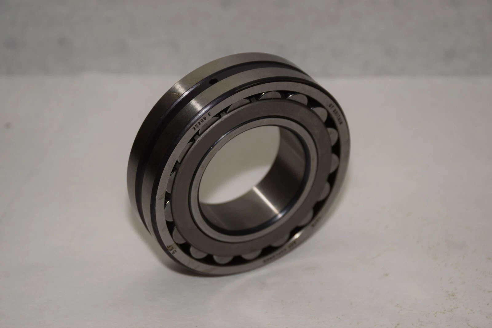 SKF 2209E 2209 E GT EXPLORER SPHERICAL BEARING NEW