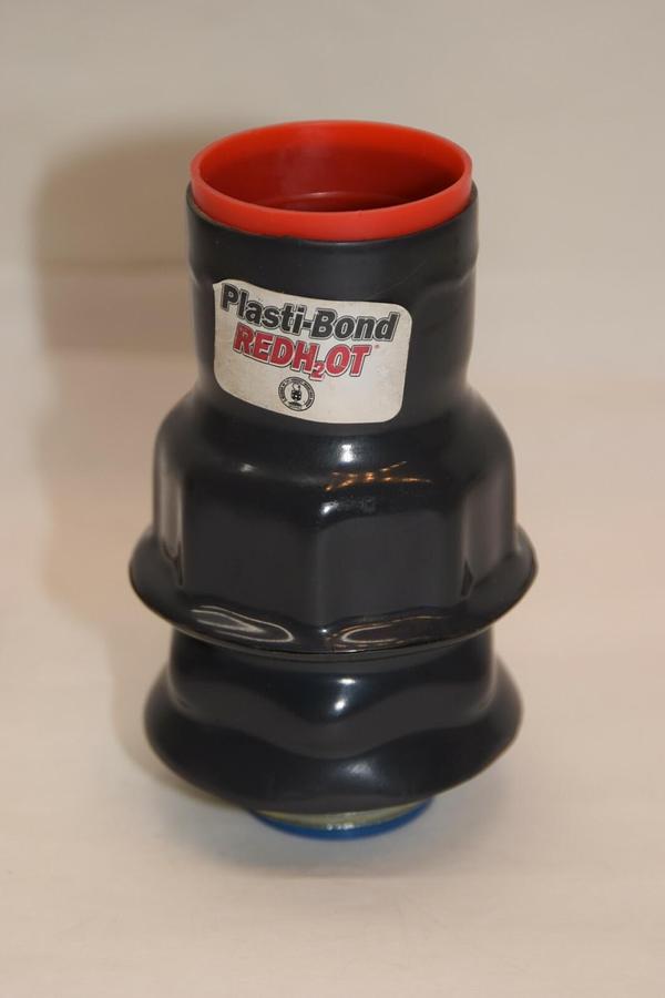 (NEW) PLASTI-BOND Red H2OT 1-1/4" Coated, Liquid Tight, Hub Fitting