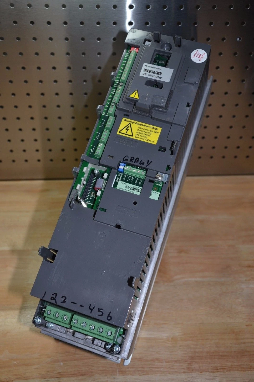 Used ABB DRIVE ACH550-CARUH-031A-2 ACH550 CARUH 031A 2 240Vac 3PH 1PH