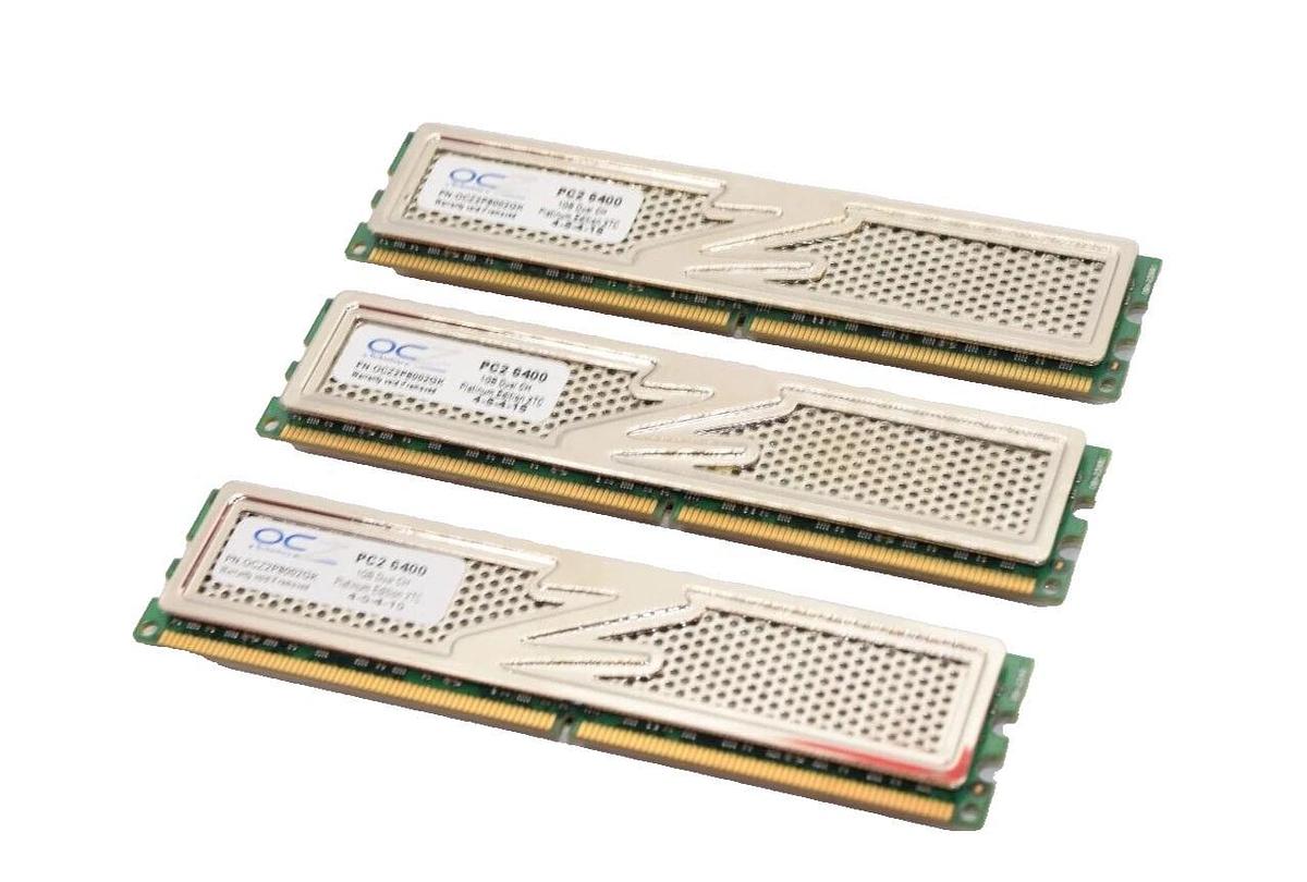 Used (Lot of 3) OCZ TECHNOLOGY OCZ2P8002GK , PC2 6400 1GB Dual Channel Memory (RAM)