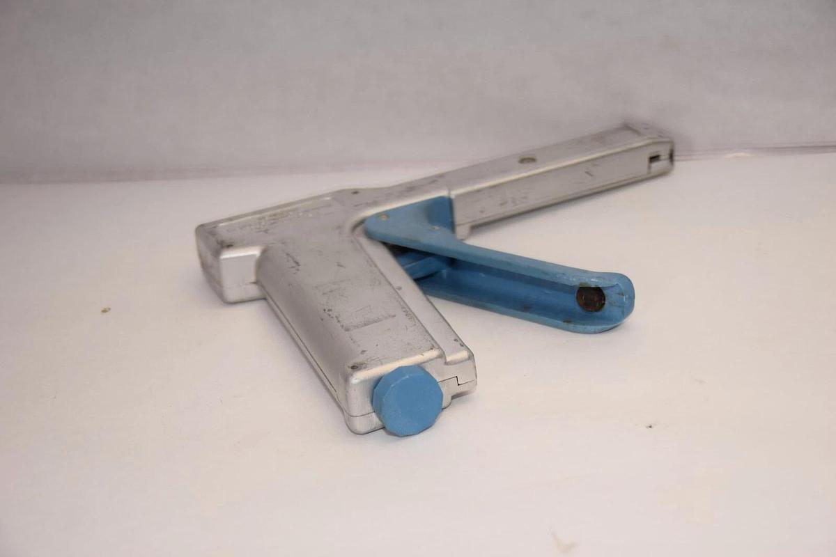 Used DENNISON Installing MS 3367 and MS 3368 Straps Bar-Lok Cable Tie Tool Gun
