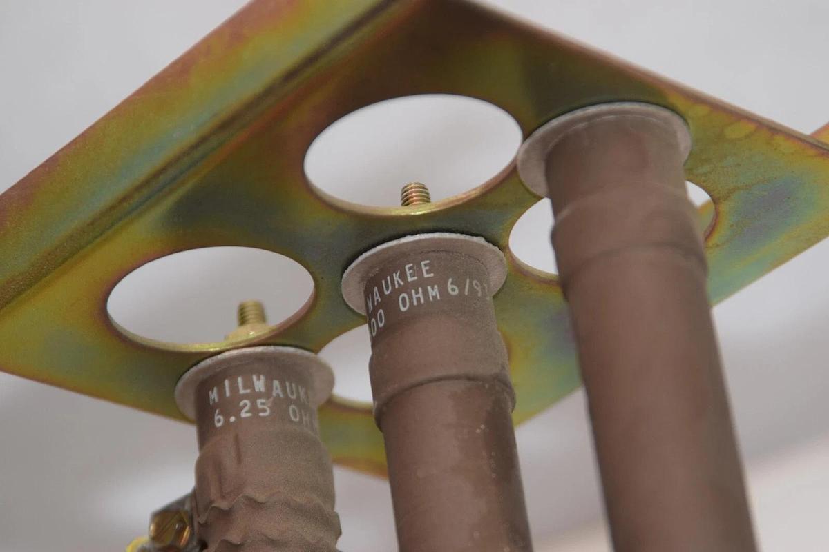 Used MILWAUKEE 4,000Ω , 18,800Ω , 6.25Ω Resistor Bank