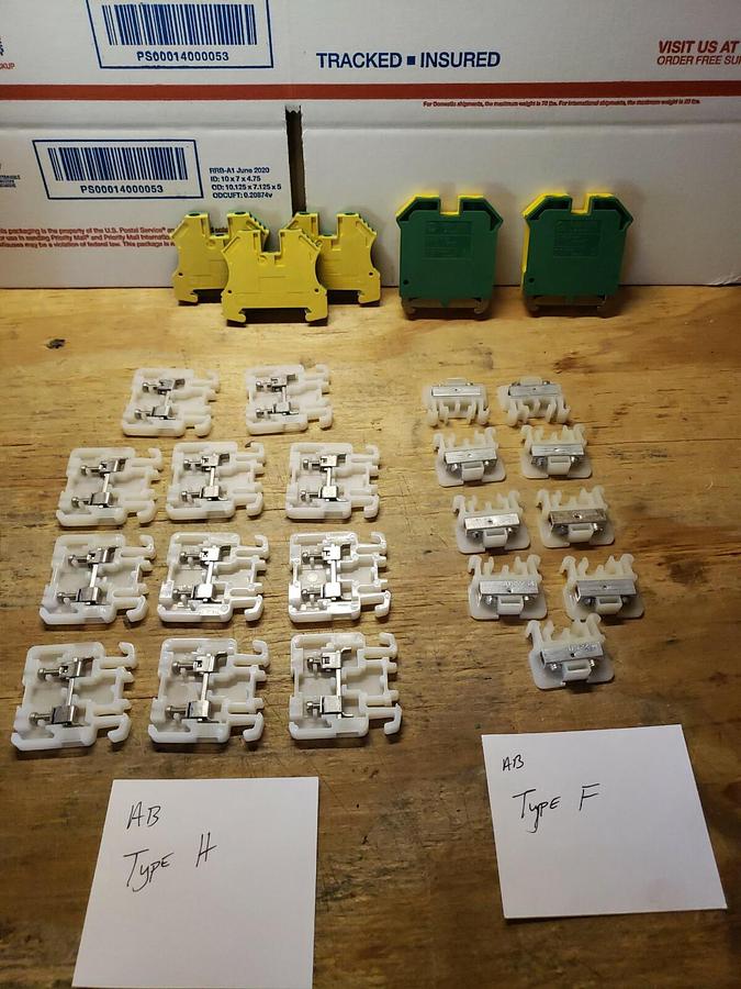 (NEW - Box of 50) ALLEN BRADLEY 1492-F8 Series B 300V 25A Terminal Block