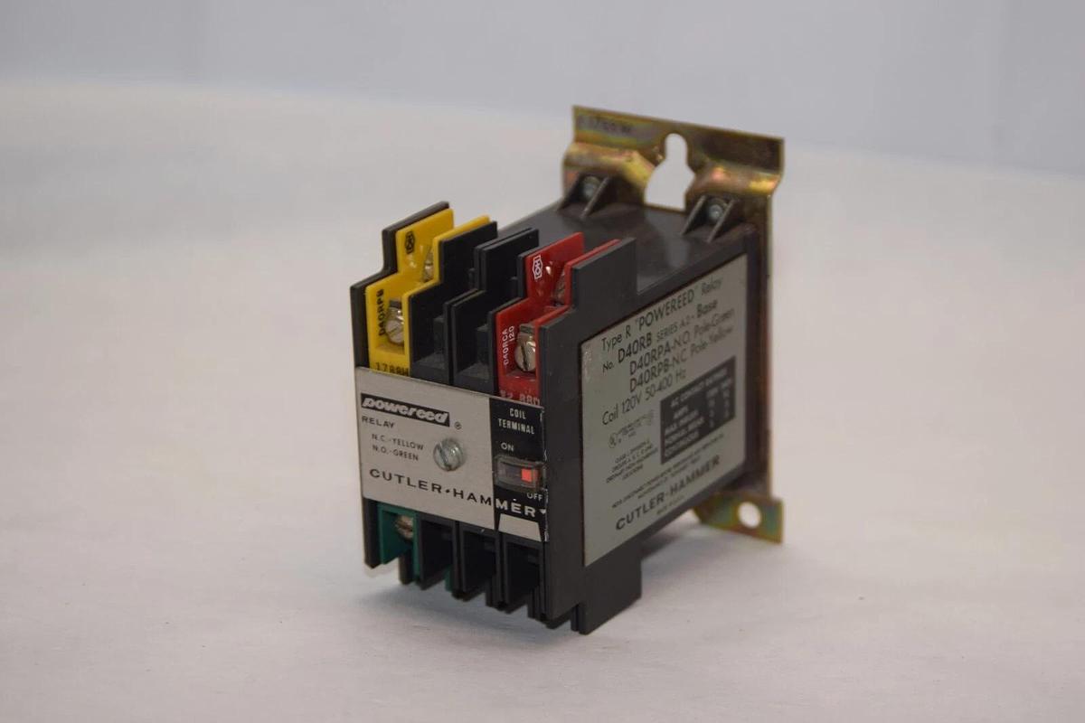 Used CUTLER HAMMER D40RB Series A2 Type R Powereed Relay 120V Coil