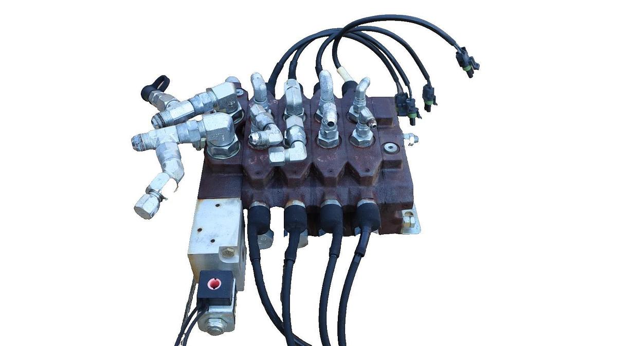 Used Altec 970128972 , DB5195.800 Hydraulic Valve Block