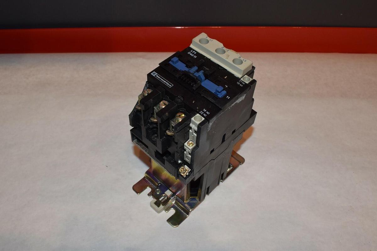 Used TELEMECANIQUE LP1 D4011 24V COIL 60A CONTACTOR