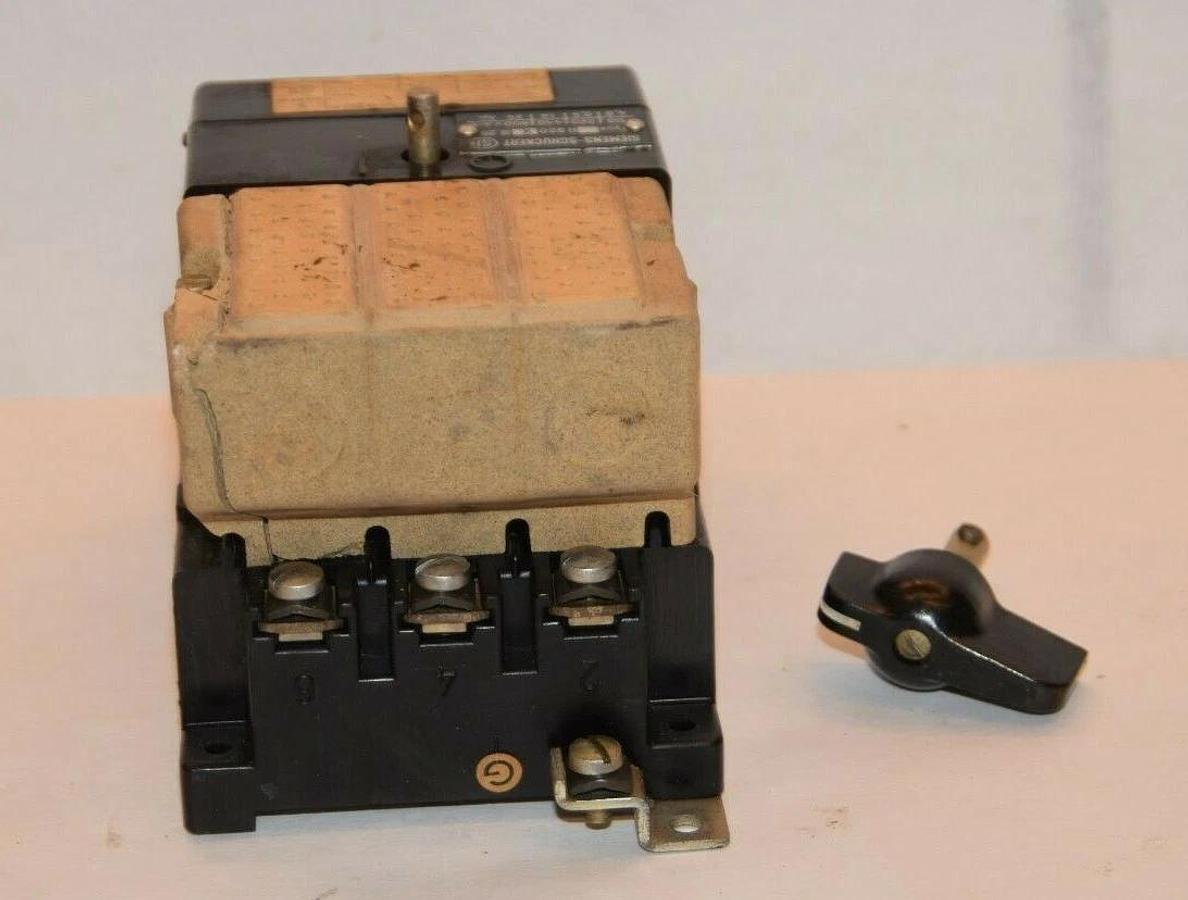 (NEW) SIEMENS Vintage R920III R20XIII25 600Vac Overload Relay