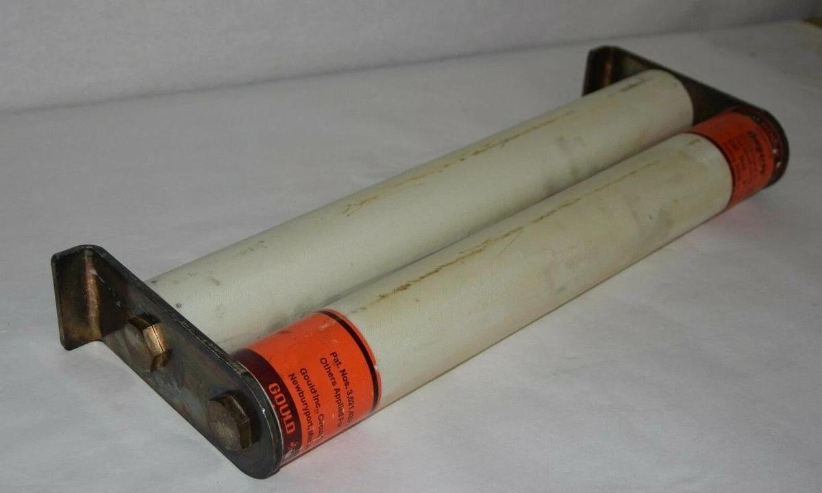 (NEW) GOULD 211-313-979 211313979 200A Amp-Trap Current Limiting Back-Up Fuse