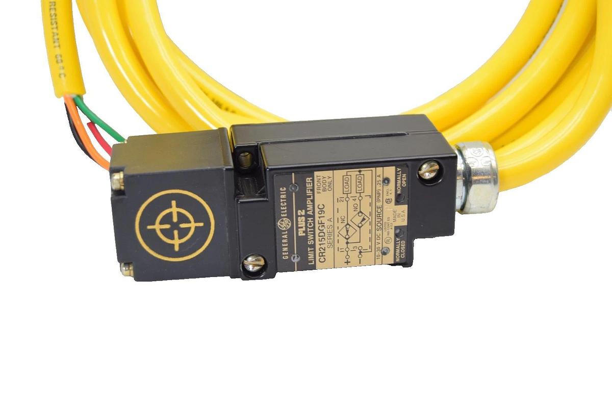 General Electric CR215DGY0002 , CR215DGF19C Ser. A 10-30Vdc Limit Switch (New)