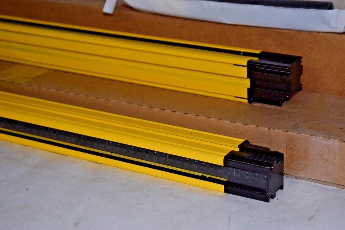 BANNER SLLCP23-630P88 Emitter/Receiver EZ Screen Light Curtain 630mm .1-12m *NEW