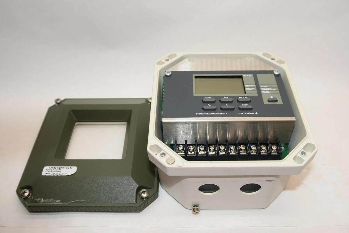 Used YOKOGAWA INSTEQ 19595 Inductive Conductivity Transmitter