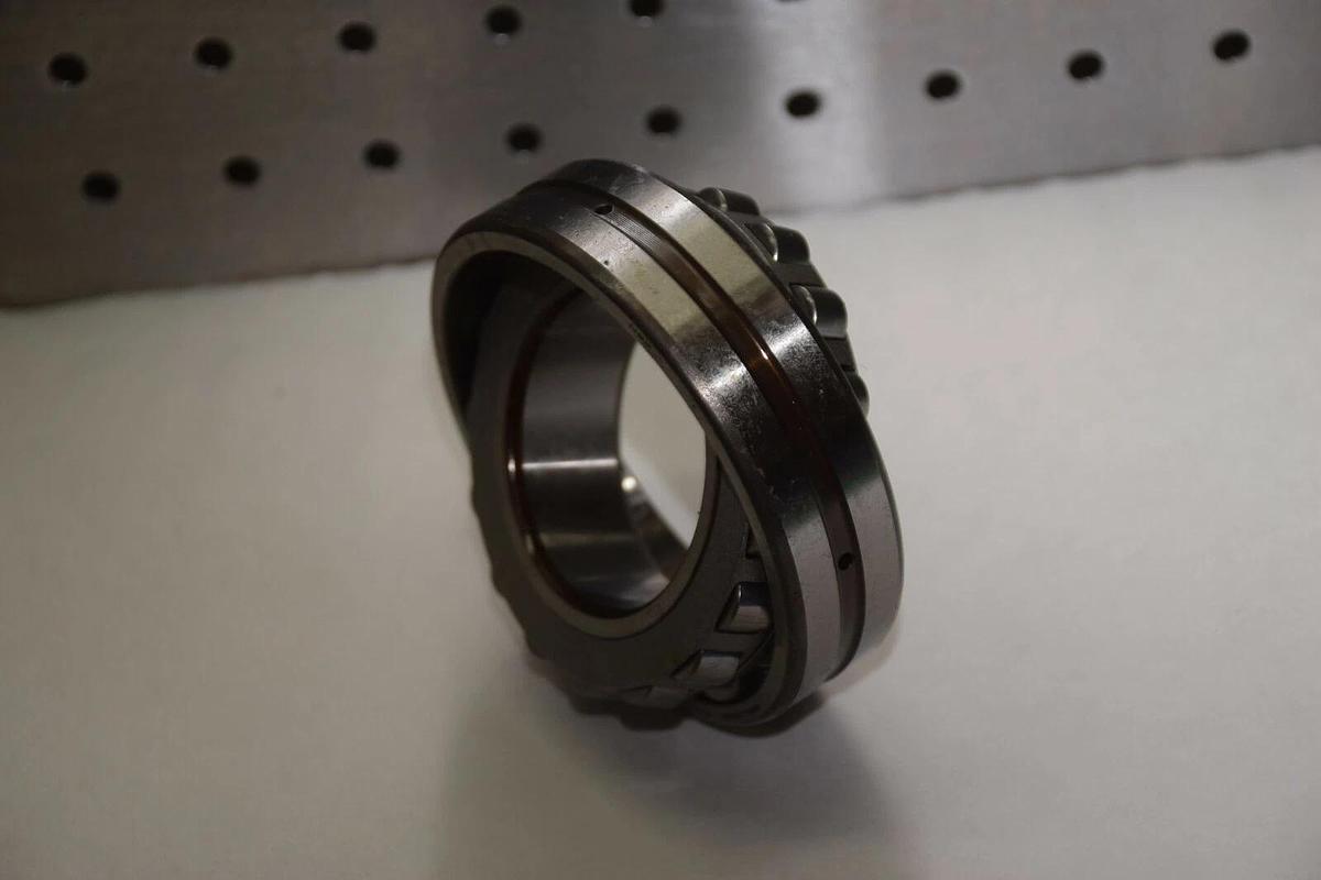 SKF 22210CDE4 S11 22210CD S11A 22210CDE4/S11 SPHERICAL ROLLER BEARING NEW