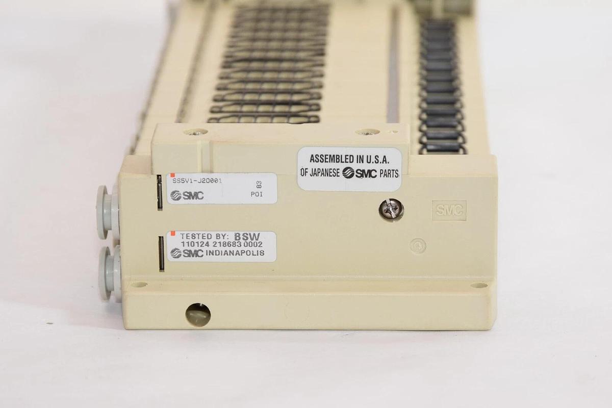 (NEW) SMC SS5V1-J2O001 , SS5V1J2O001 Manifold