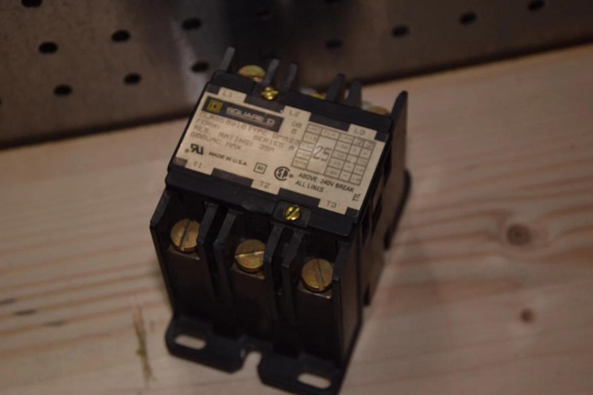 Used SQUARE D 8910 TYPE DPA23 SERIES A 35A 600VAC CONTACTOR