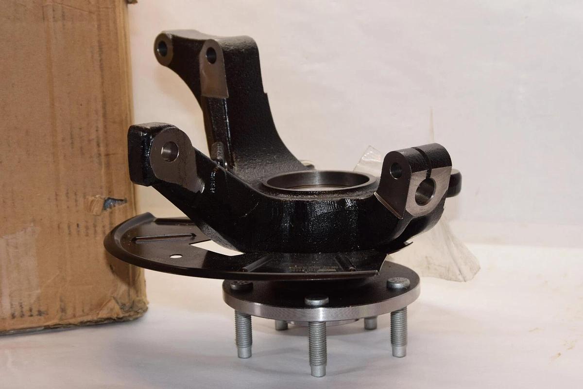 (NEW) DORMAN 698-377 19021180 Loaded Steering Knuckle