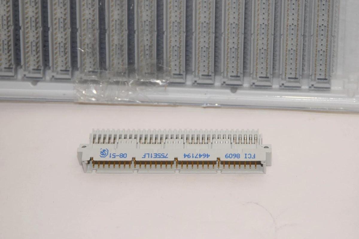 (NEW -Pk 16) AMPHENOL FCI 8609 4647194 755E1LF FC186094647194755E1LF Connector