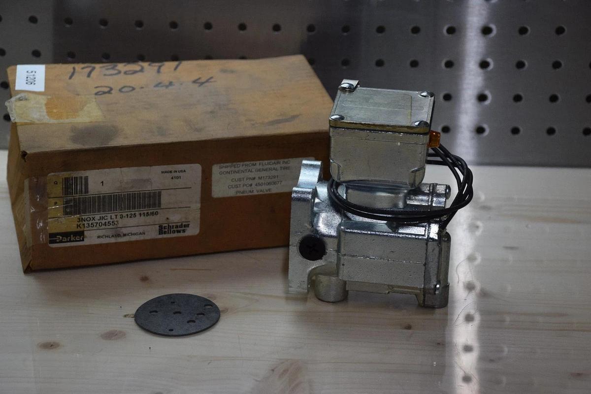 PARKER K135704553 3NOX JIC LT 0-125 115/60Hz PILOT VALVE  NEW