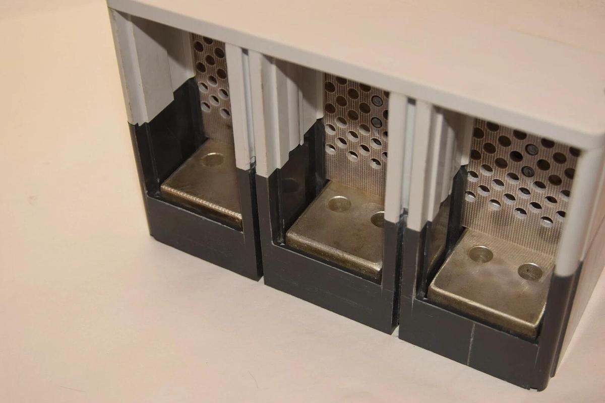 New Siemens 3VL8116-2KN30-0AA0 Circuit Breaker 1600A HPX3B160 3VL8116-2RR30-0AA0