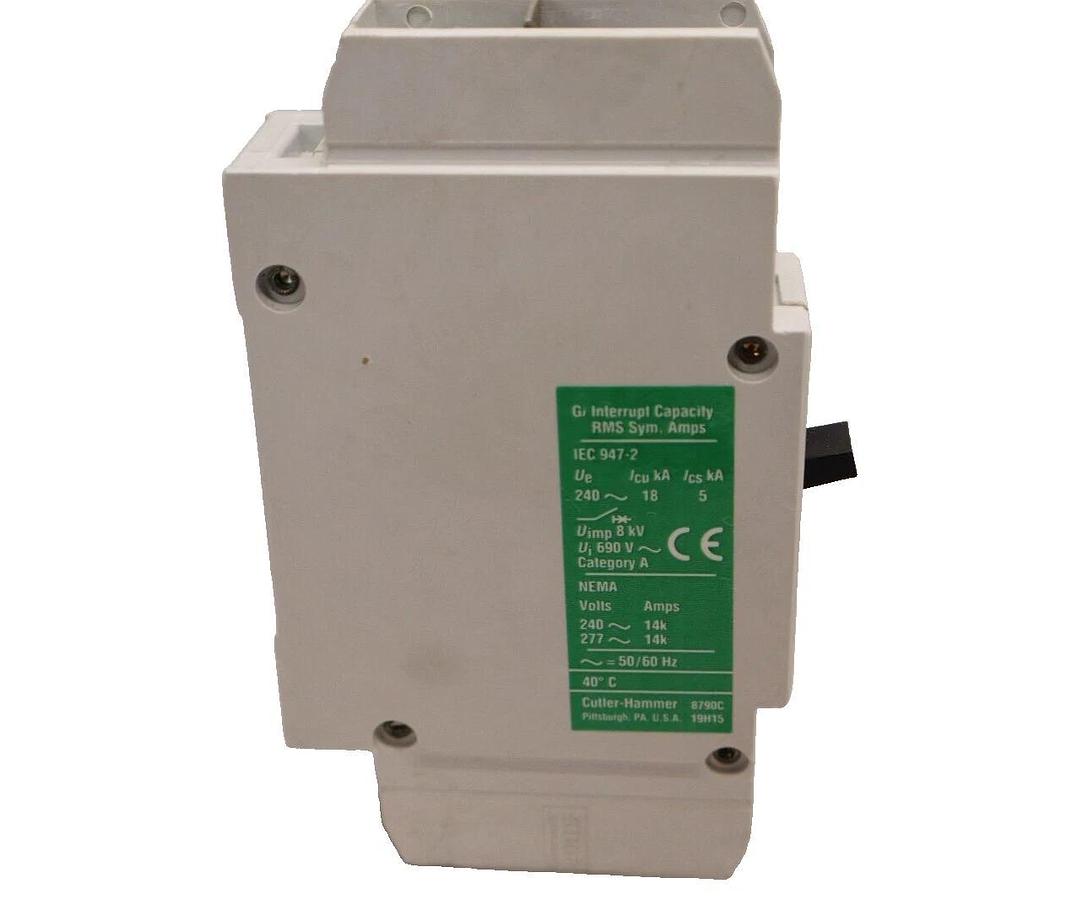 Cutler Hammer Molded Case Circuit Breaker Gi1015 15 Amp 15A 240v 1p 1 pole (NEW)