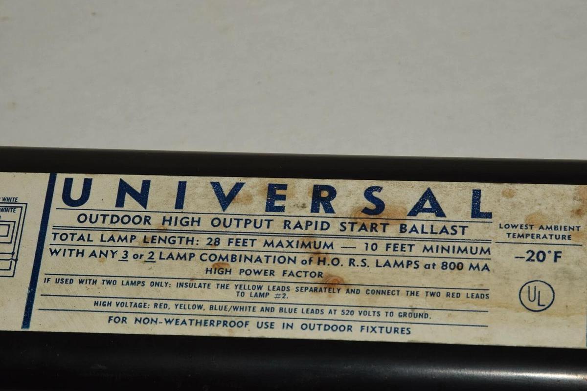 NEW- UNIVERSAL 633-C 633C 120V 60Cy 3.3A Outdoor High Output Raid Start Ballast