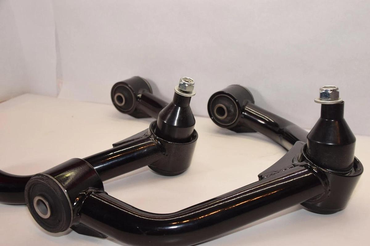 RICHEER 2-4" Lift Front Upper Control Arms 11-22 Silverado Sierra 2500HD 3500HD