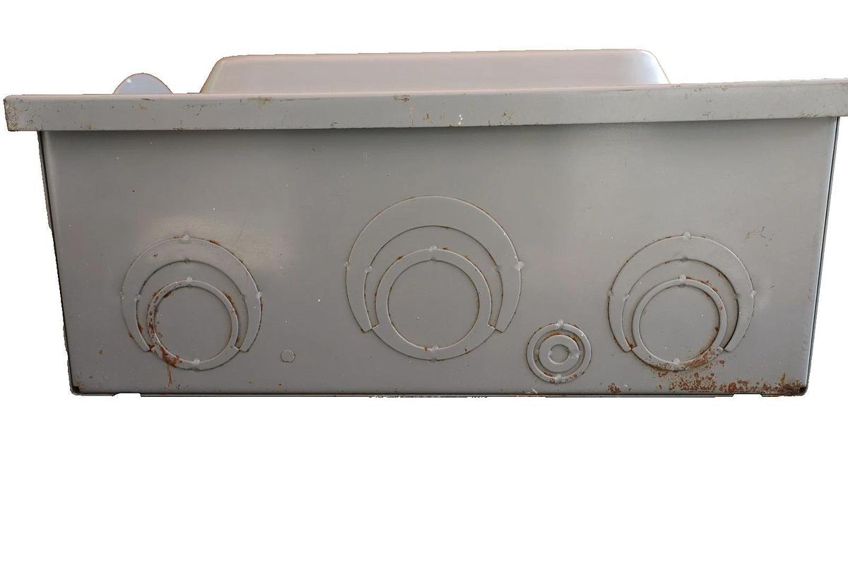 Used Square D 200A Safety Switch Fusible Enclosure D324N 240V 3-Pole 200AMP